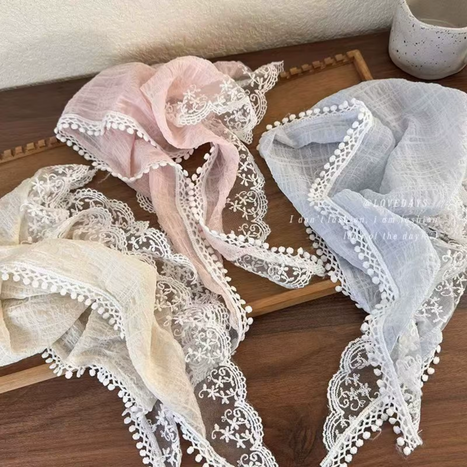 1PC Foulard triangulaire en dentelle pour femme