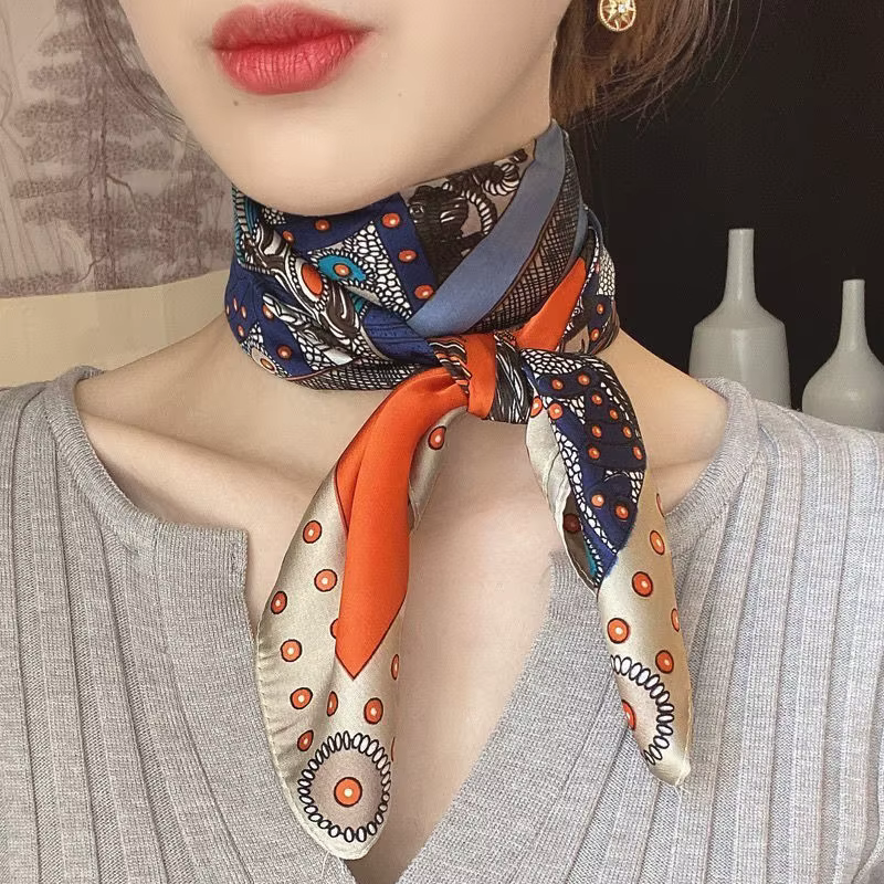 Cou foulard en soie avec sensation haut de gamme