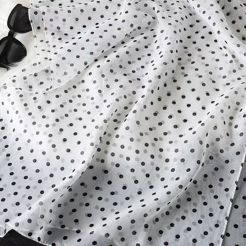 Foulard Hijab en mousseline de soie imprimé à pois pour femmes, paréo, Bandanas, serviettes de plage, voile musulman d'été, 2023