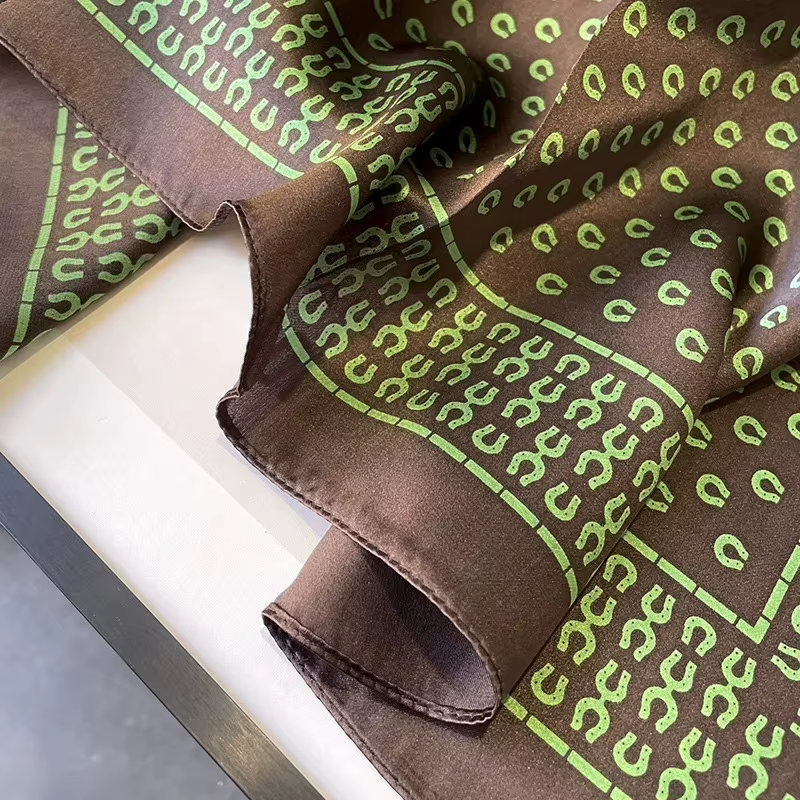 Foulard carré 70 cm en soie 100% naturelle pour hommes et femmes
