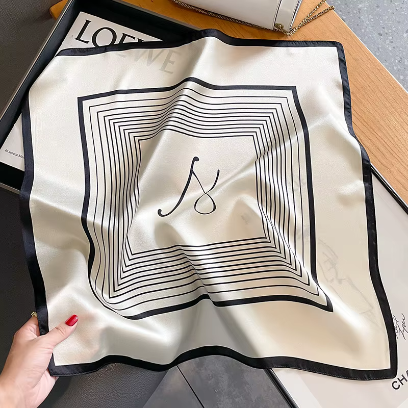 Group châle injSquare design pour femme