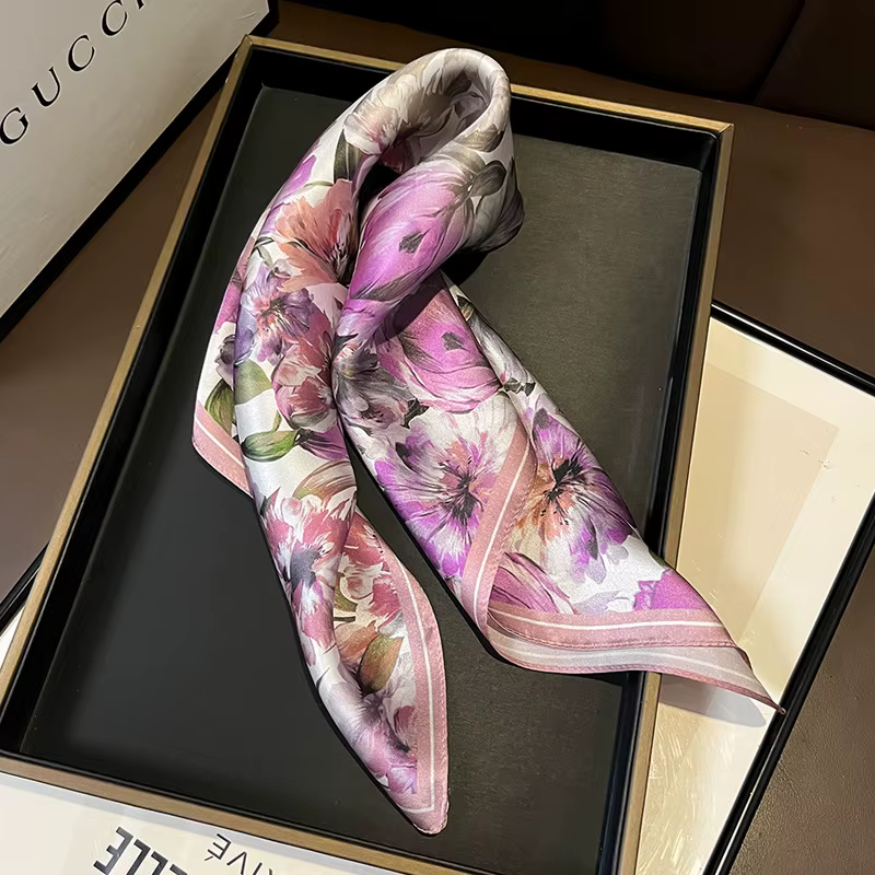 Foulard à fleurs roses pour femmes