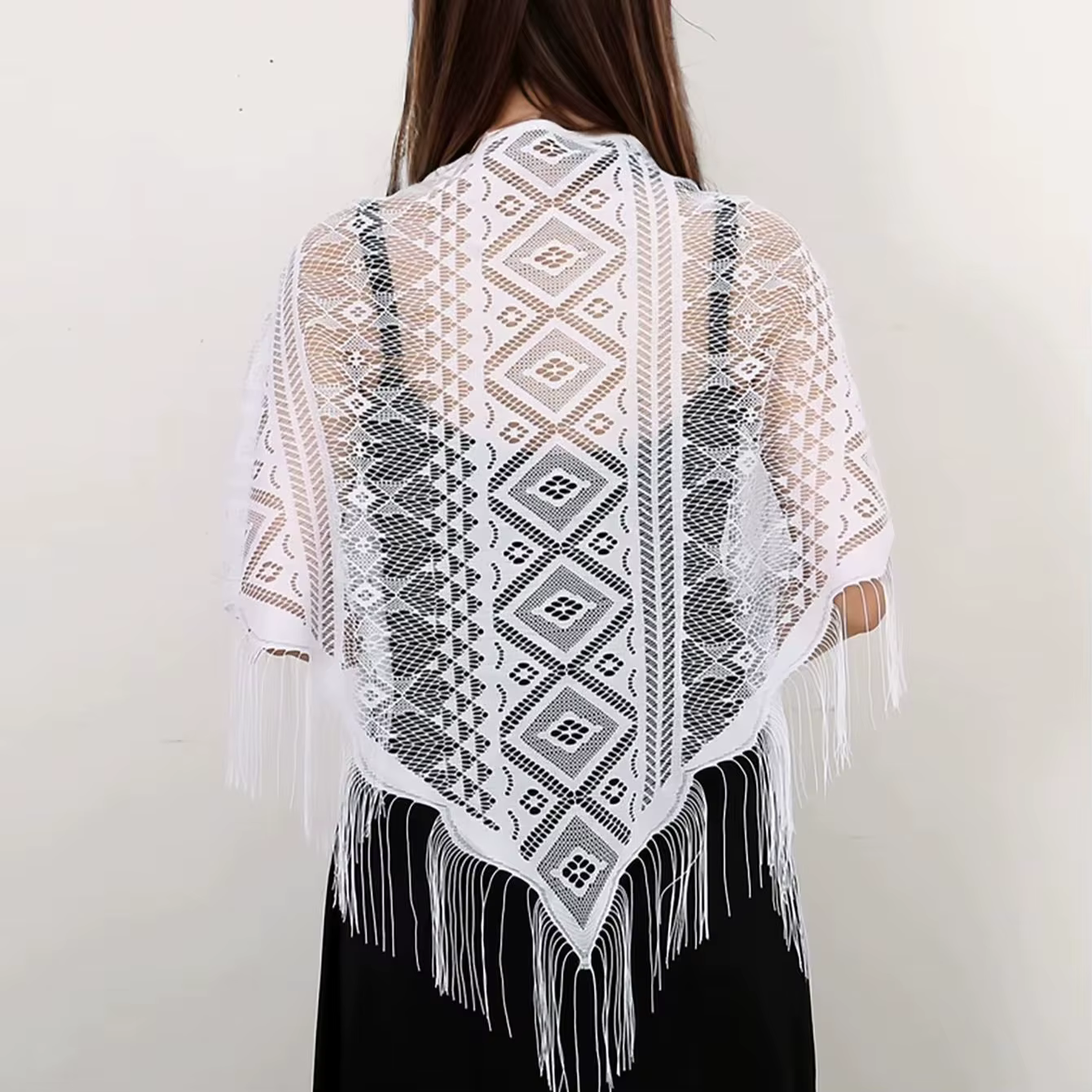 Écharpe triangulaire à pampilles en dentelle brodée tendance pour femme