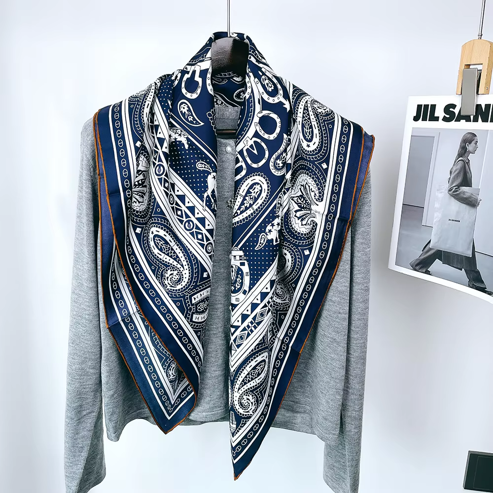 Écharpe en soie bleue 90CM pour femmes