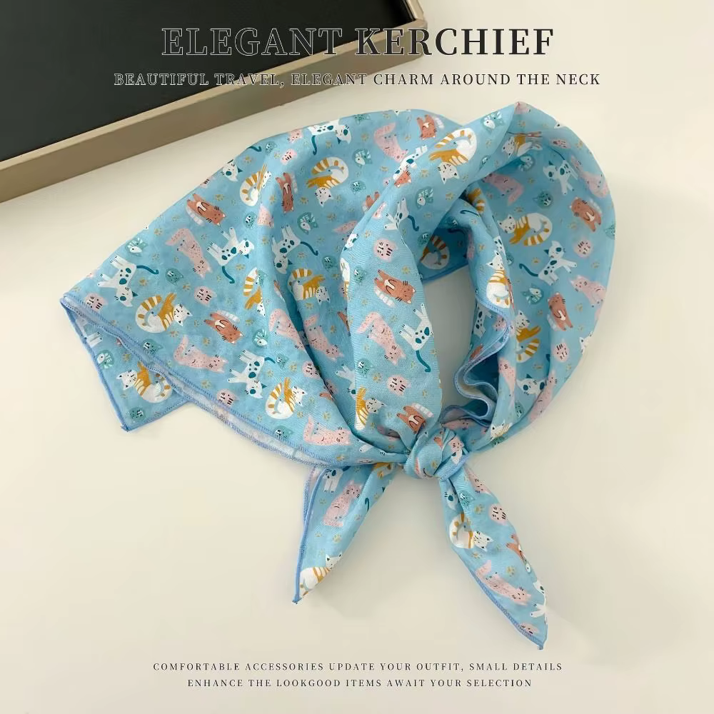 Petit foulard carré en soie imprimé motif fleur de cerisier