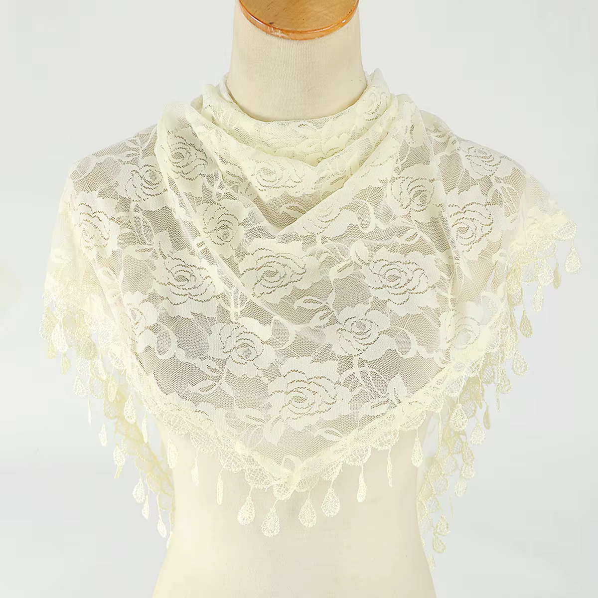 Femmes Rose dentelle écharpe printemps dame solide évider triangulaire foulards doux châle Foulard femme Wrap châles nouveau Style coréen