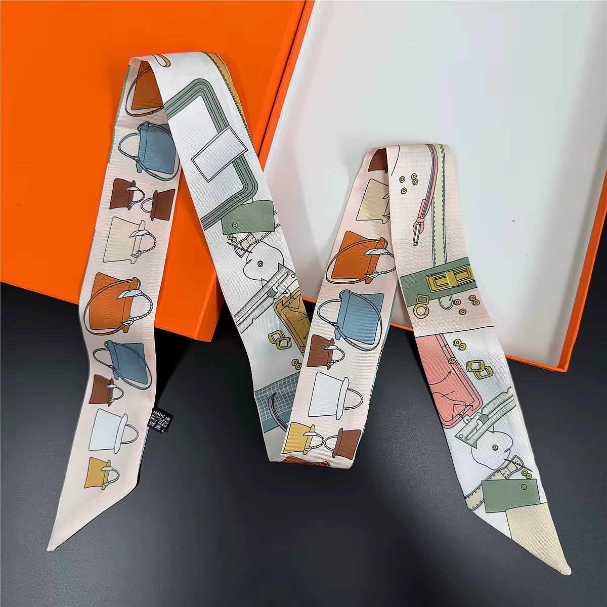 Foulard de cou en soie sergé pour femmes