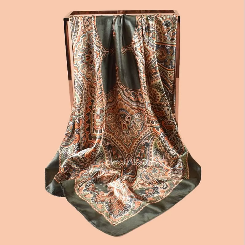 Foulard carré en soie imprimé de marque de luxe pour femme